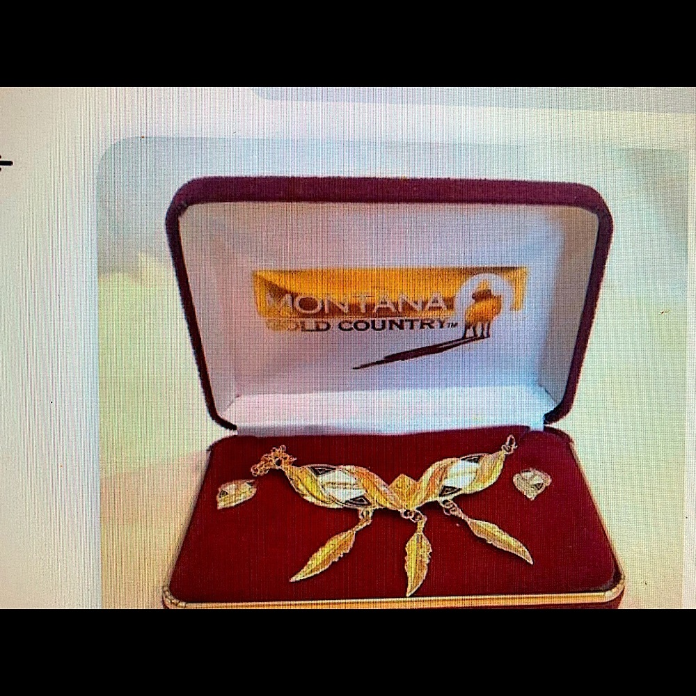 Vintage Montana Gold Black Hills Gold Necklace & Pierced Earrings. Ca. 1999